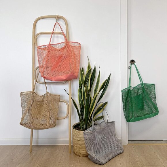 Women's Grey Mesh Beach Nylon & Polyester No-closure Tote Shoulder Handbag - Picture 4 of 6